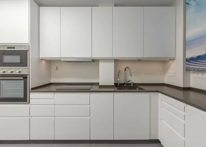 Lujo Playa Lasiesta3 *