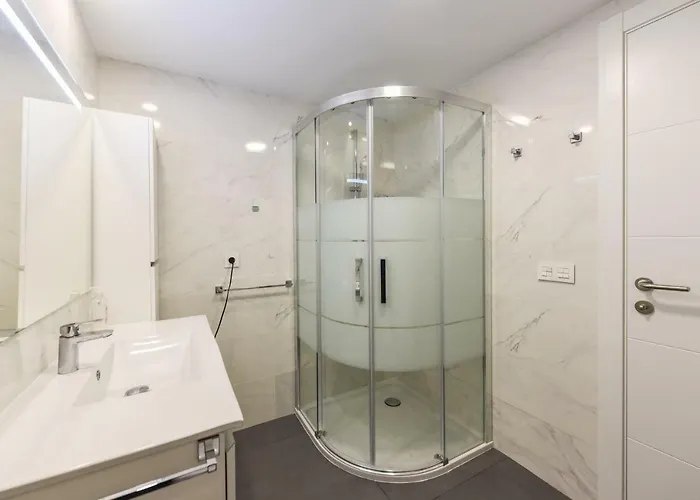 Lujo Playa Lasiesta3 Apartman *